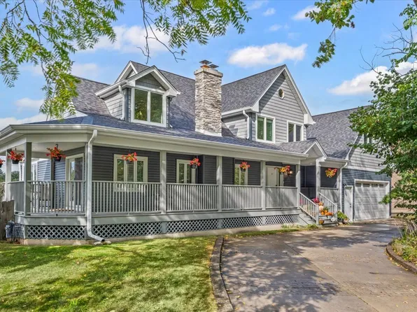 23276 N Birchwood Ln, Deerfield, IL 60015