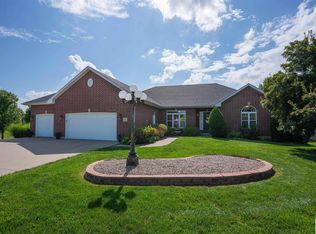 2390 W Country Club Dr, Sedalia, MO 65301