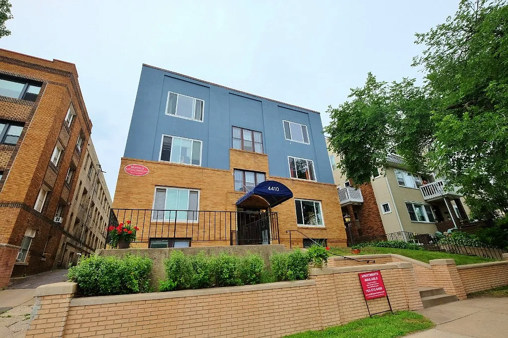 Lake Harriet Pkwy Apartments — Photo 1