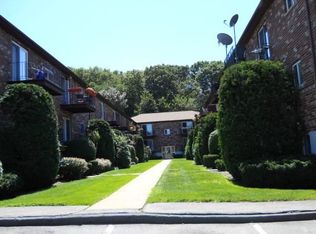 42 Westgate Rd, Chestnut Hill, MA 02467