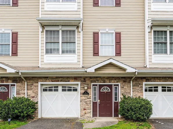 4 Columbus Cir, Bayonne, NJ 07002
