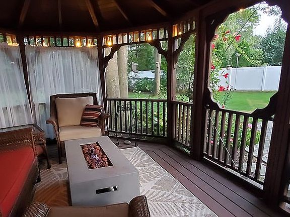 5th image of 60 Blueberry Ridge Dr