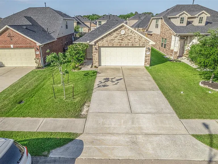 5135 Misty Ln — Photo 1