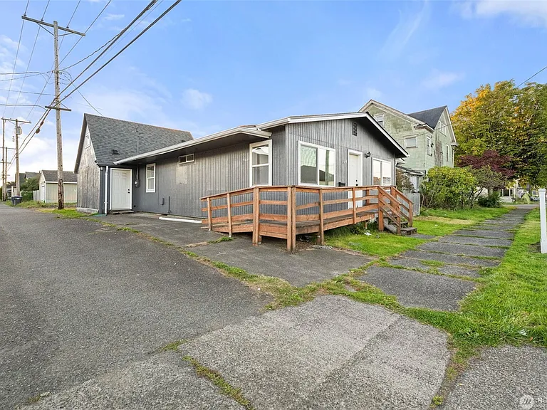 109 S Washington St — Photo 2