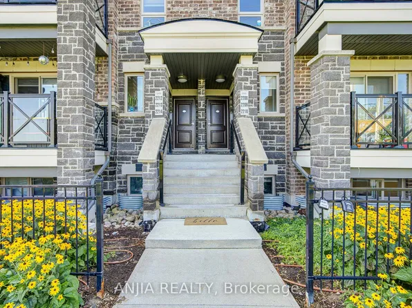 10 Westmeath Ln #2210, Markham, ON L6B 1N5
