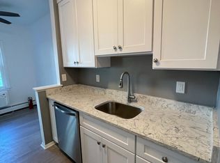 29 Balance Rock Rd APT 1, Seymour, CT 06483