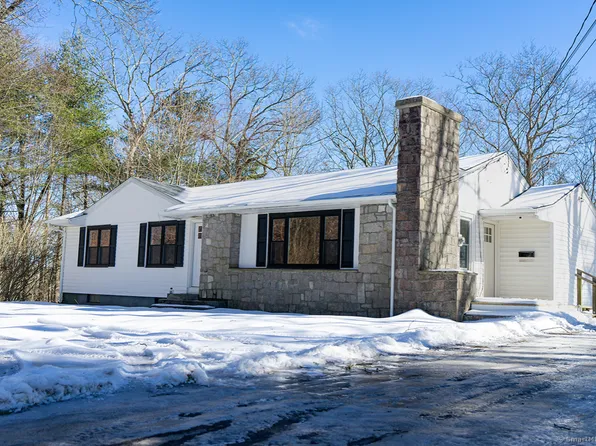 77 Charles Street, Putnam, CT 06260