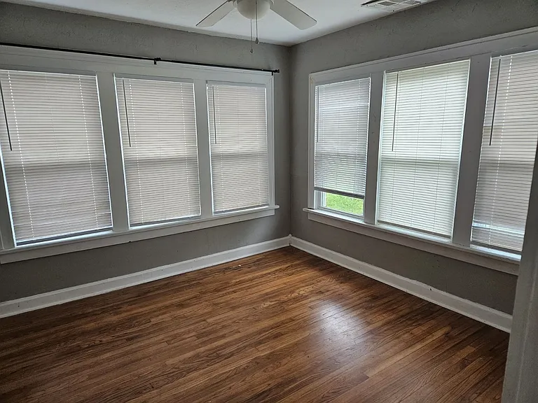 1503 N Broadway Ave — Photo 10