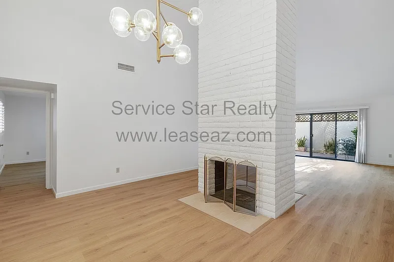 2 bed, 2.0 bath, 1279 sqft, $2,025 — Photo 4