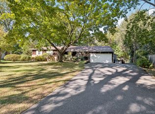 10 Printer Ct, Huntington Station, NY 11746