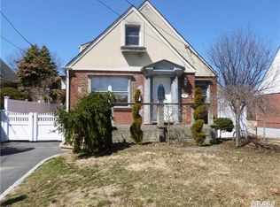 53 Jasper St, Valley Stream, NY 11580