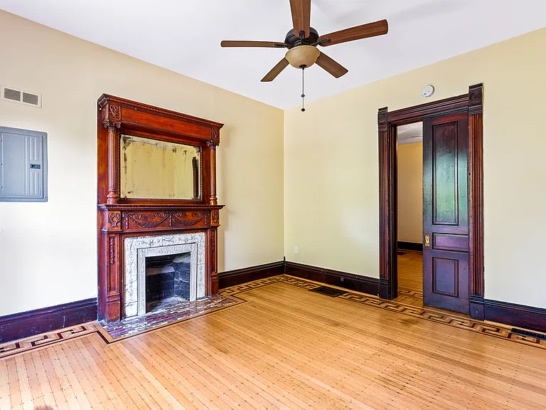 112 W Burnett Ave #1 — Photo 6