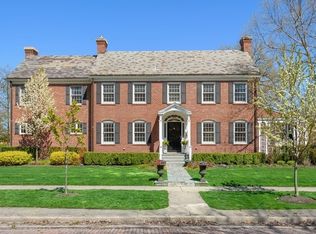 1136 Ashland Ave, Wilmette, IL 60091