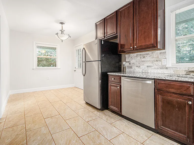 1686 Derrill Dr — Photo 8