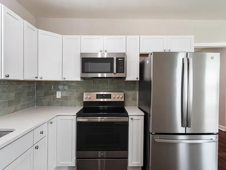 3032 Wayne Ave — Photo 16
