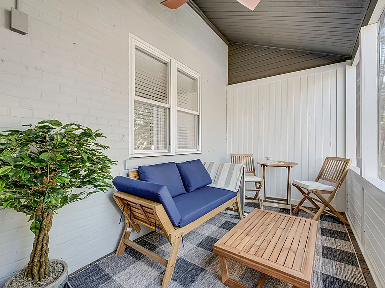 3107 Montrose Ave — Photo 11