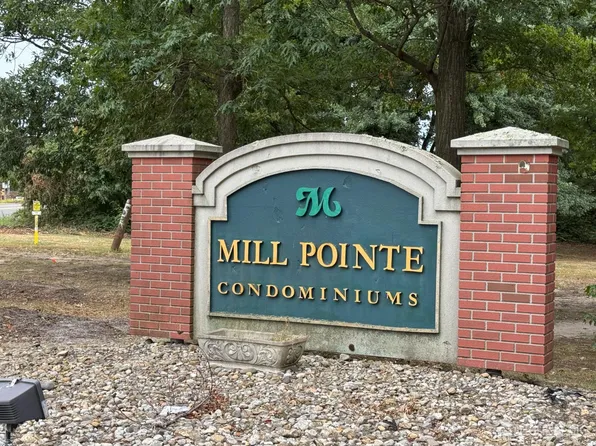 76 College Dr, Edison, NJ 08817