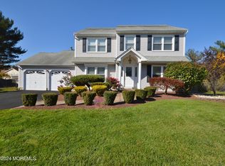 13 Gary Dr, Marlboro, NJ 07746