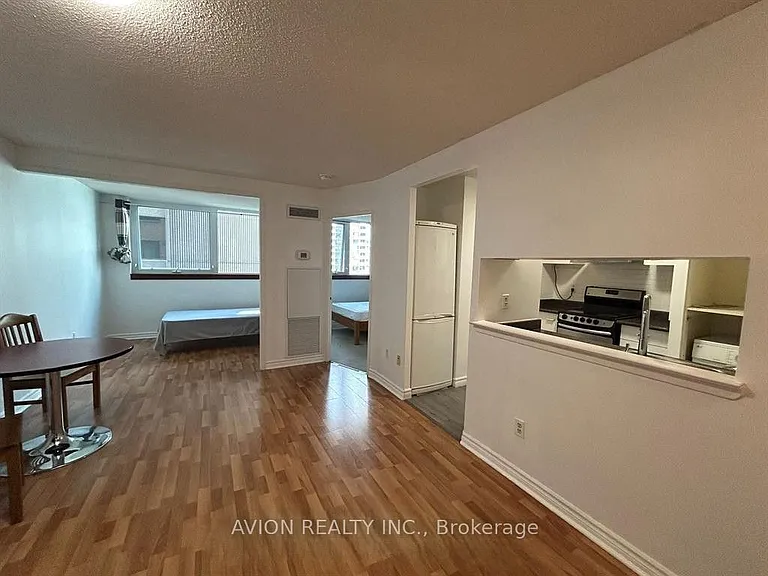 1055 Bay St #1214 — Photo 3