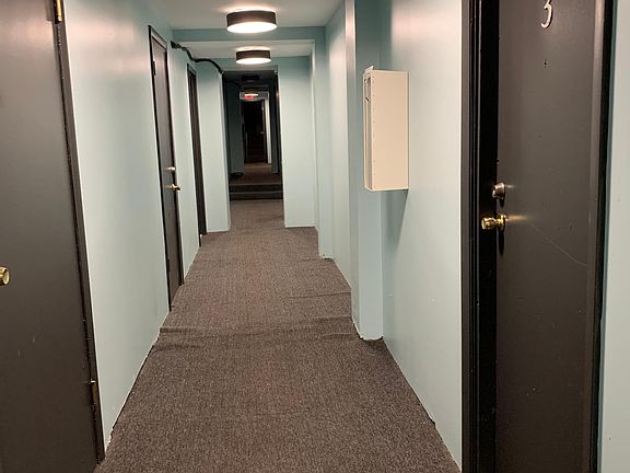 4th image of 3408 Parkview Ave #B79809bd4