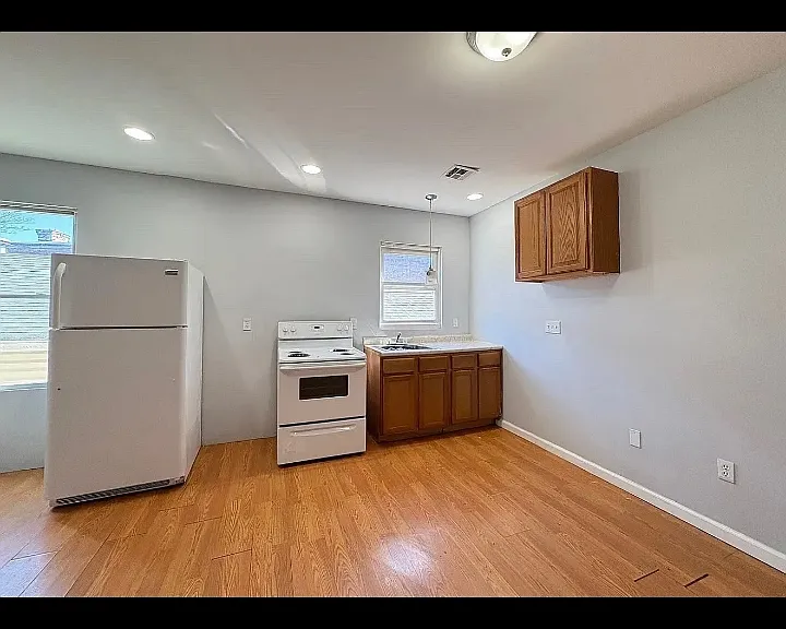 325 S Orange Ave #3L — Photo 2