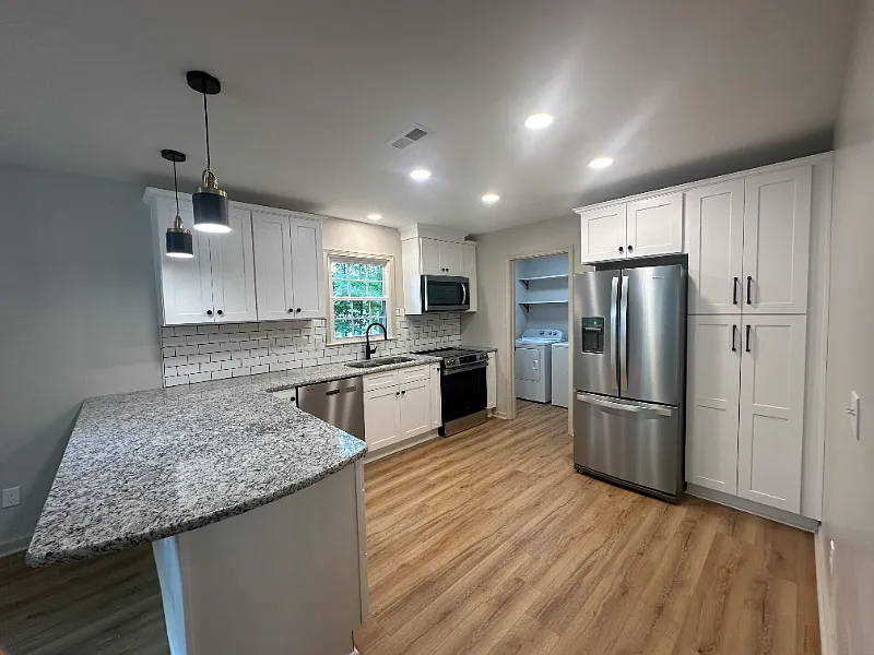 3 bed, 1550 sqft, $1,950 — Photo 2
