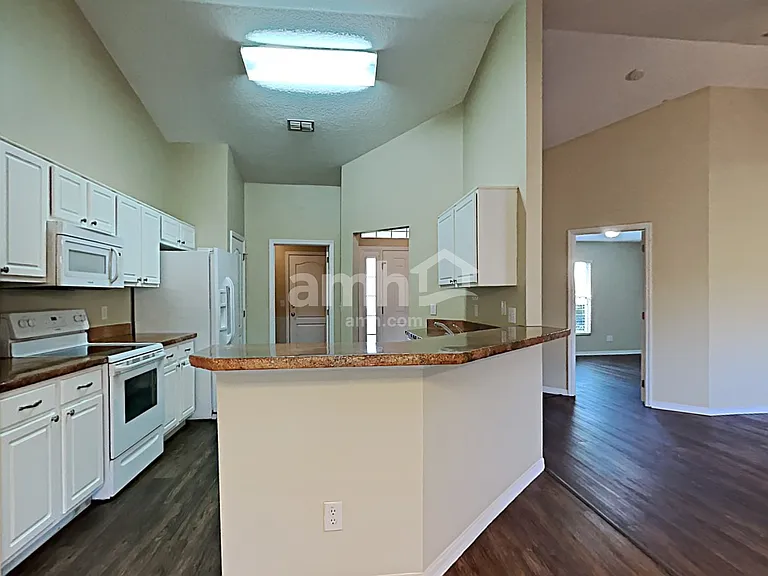 660 Winding Lake Dr — Photo 6