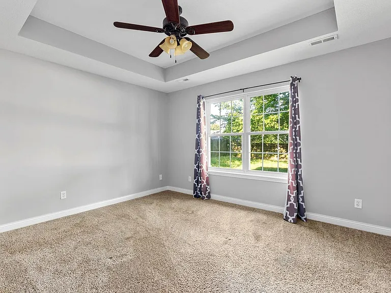 607 Winterway Dr — Photo 10