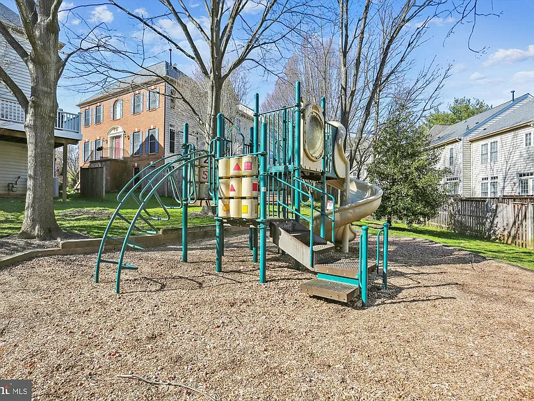 217 Highland Ridge Ave — Photo 31