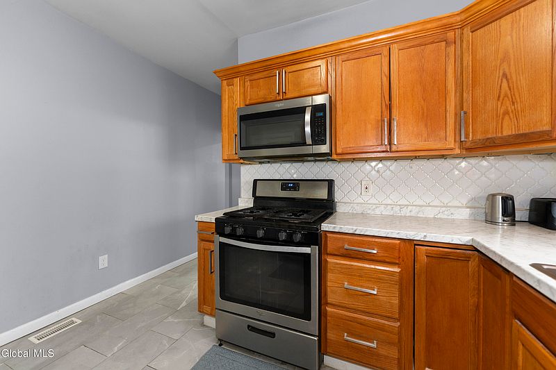 4th image of 118 Degraff Street