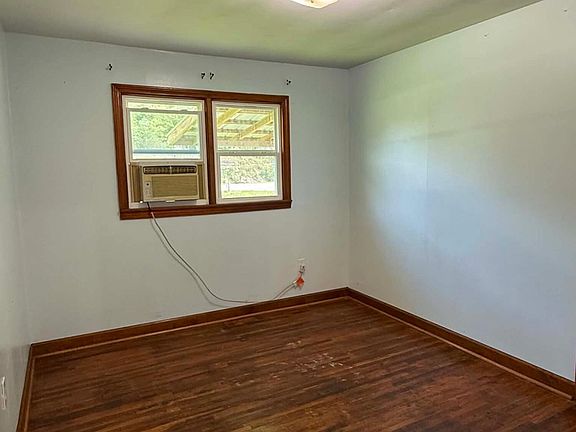 5th image of 24 Revis Rd