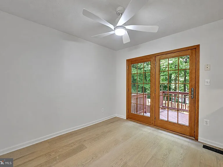 7836 Foxfarm Ln — Photo 5