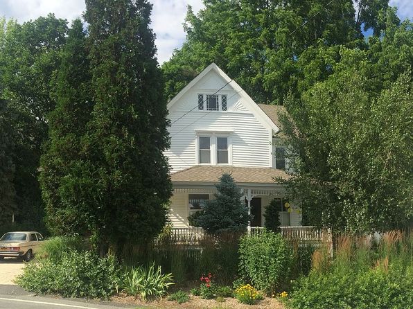 22 Mill St