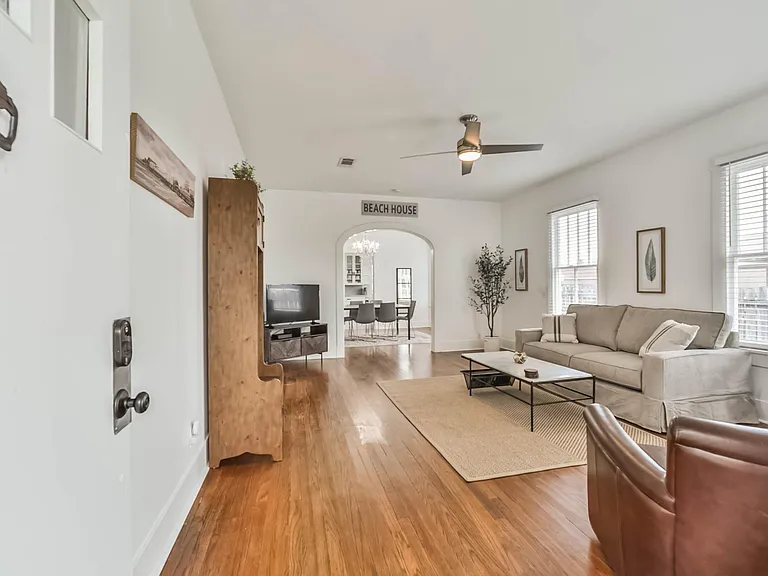 4518 Bernardo De Galvez Ave — Photo 3