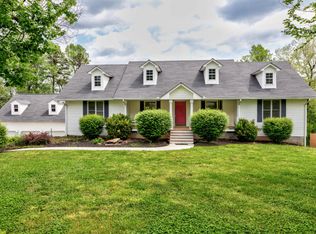 193 Overlook Ln, Jacksboro, TN 37757