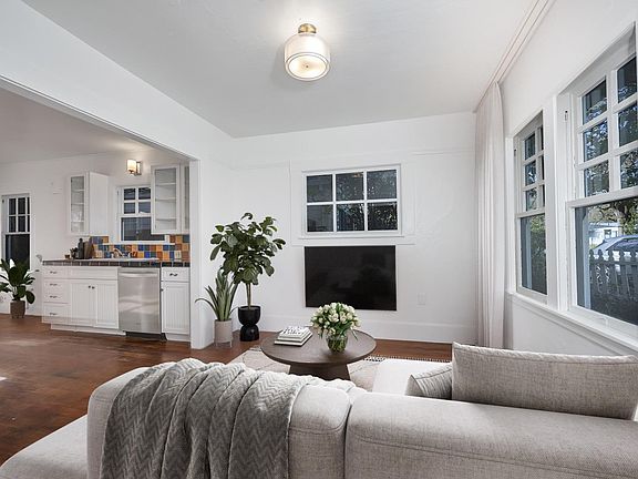 5th image of 432 Ridgway Avenue