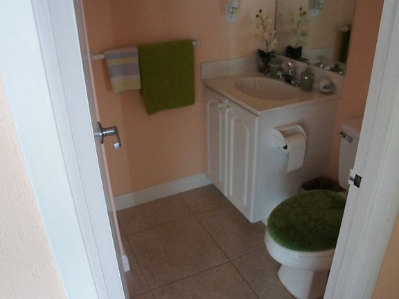 4th image of 4001 S Ocean Dr #Penthouse 6f