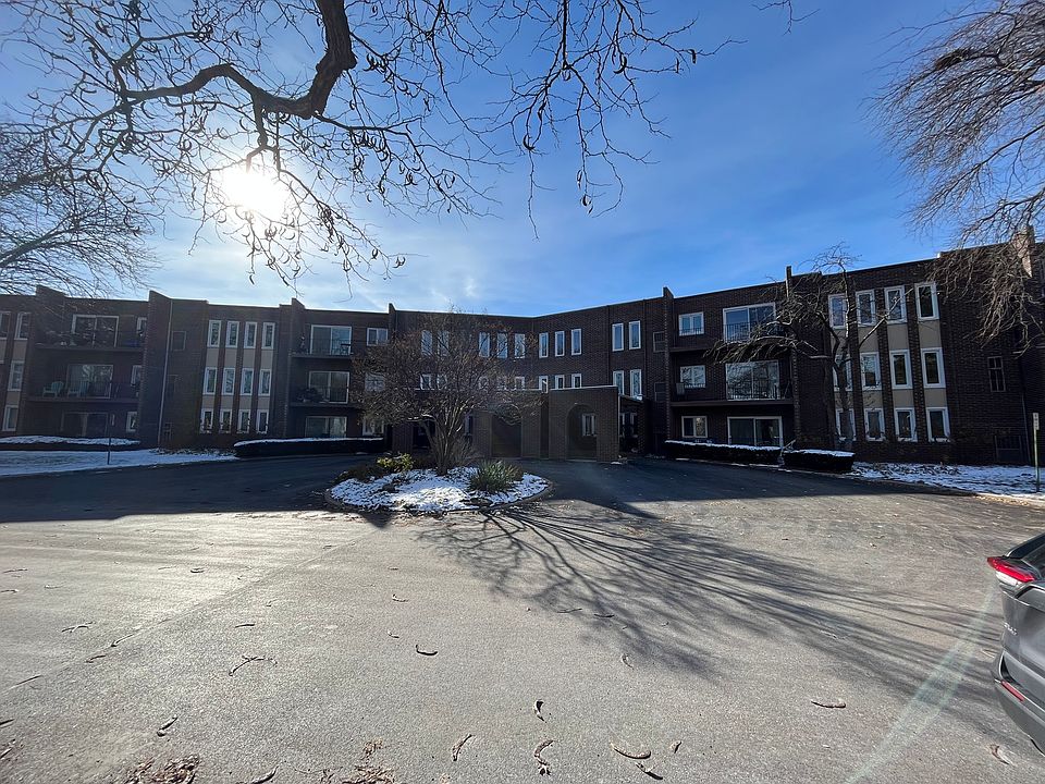 1st image of 1500 Sandstone Dr APT 305