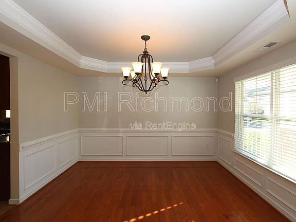 4th image of 637 Abbey Village Cir