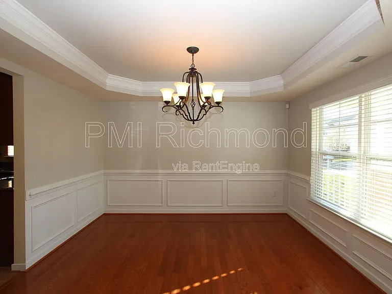 637 Abbey Village Cir — Photo 4