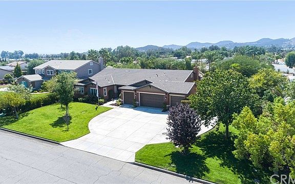 4th image of 25737 Beth Dr
