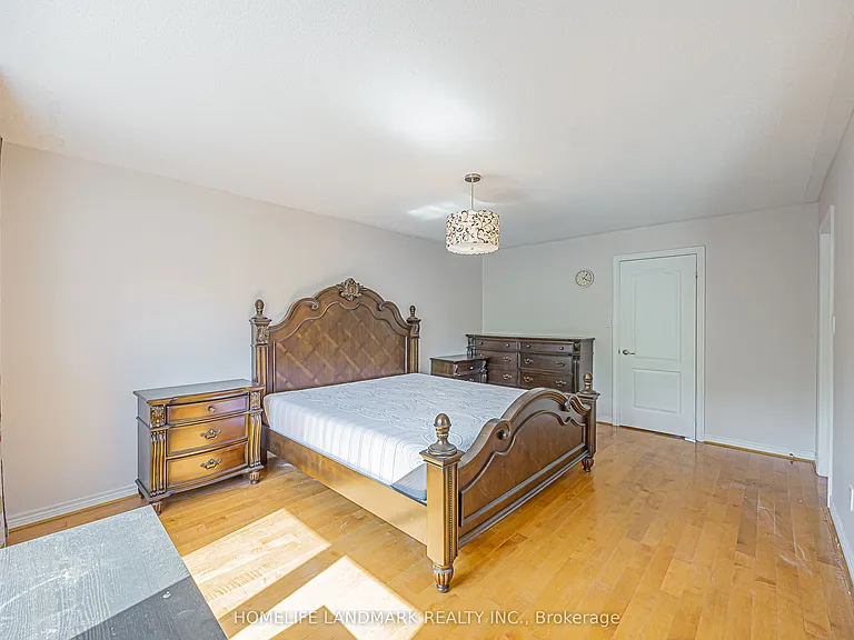 38 Romance Dr — Photo 21