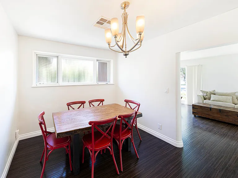 206 S Center St #A — Photo 8