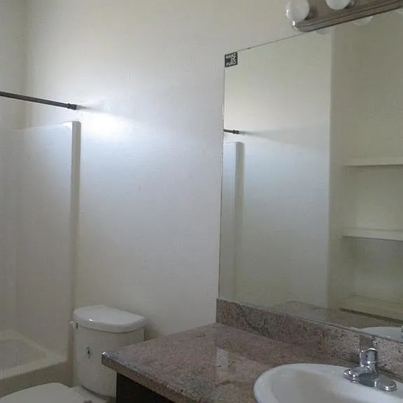 2507 E Franklin Ave #C — Photo 7
