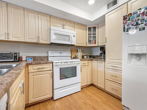 5th image of 9255 SW 125th Ave APT 310R