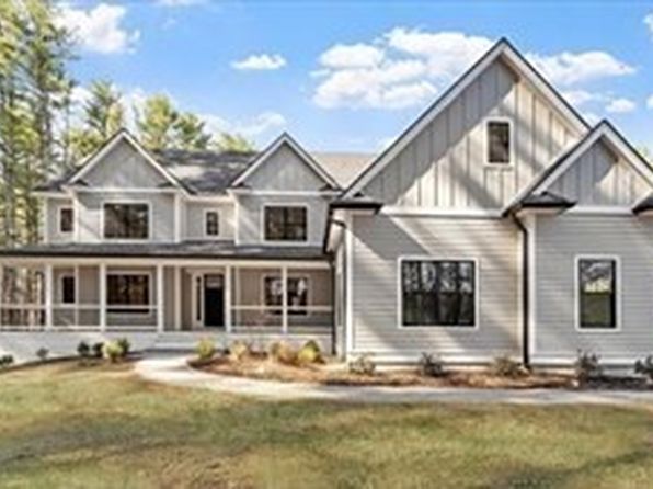 383 E Riding Dr, Carlisle, MA 01741