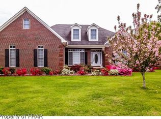 825 Foxcroft Dr, Fayetteville, NC 28311