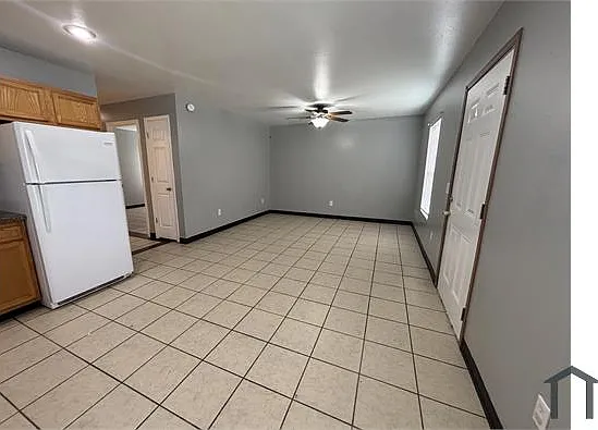 4 bed, $1,100 — Photo 3