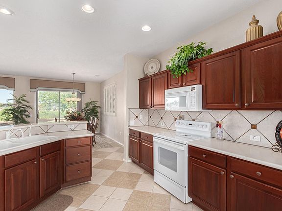 4th image of 17328 W Calistoga Dr