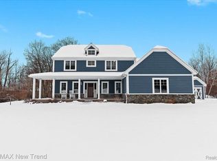 9089 Sunset Blfs, Clarkston, MI 48348